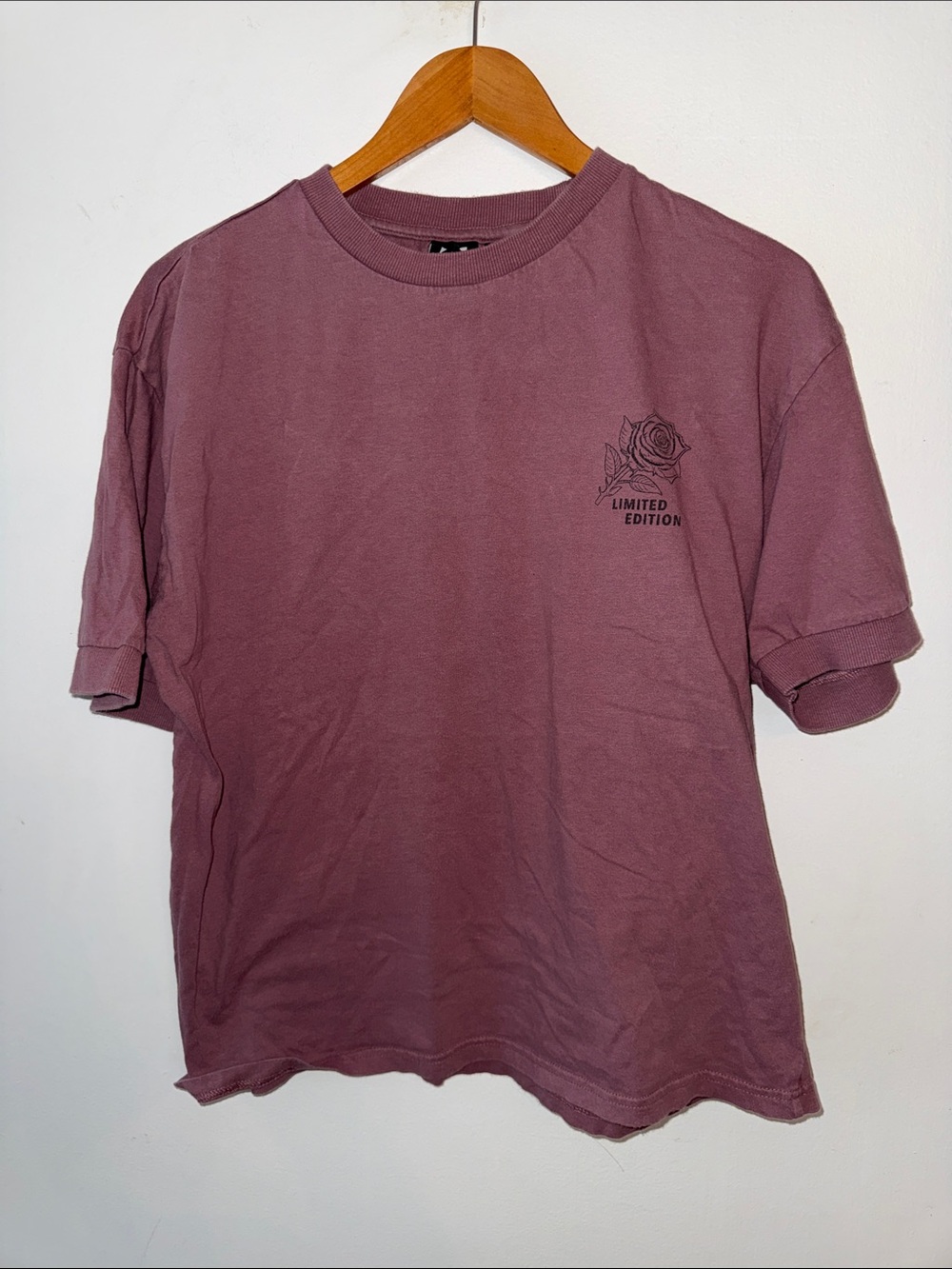 WXYZ MFG CO "Limited Edition" Carpe Diem Graphic Tee -M